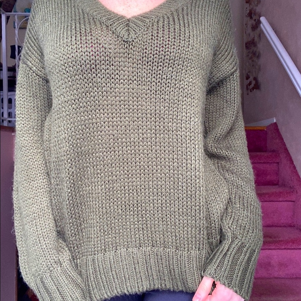 Navy green knitted sweater